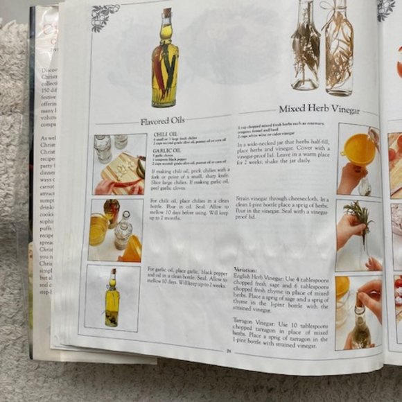 CHRISTMAS COOKBOOK-Over 150 Recipes -Christmas Eve Mull -Appetizers to Desserts - Picture 13 of 14